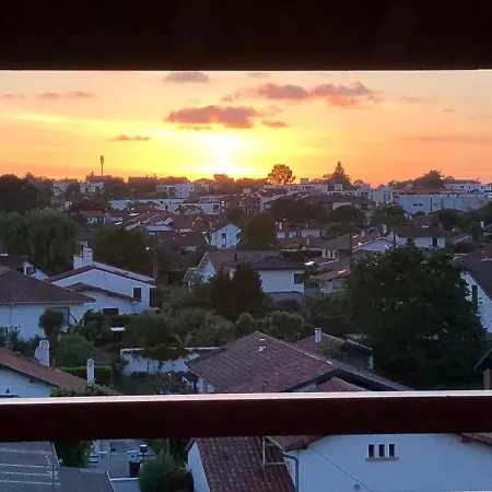 Au coeur d'Anglet, 10 min de Biarritz, plage à 7 min Apartamento *